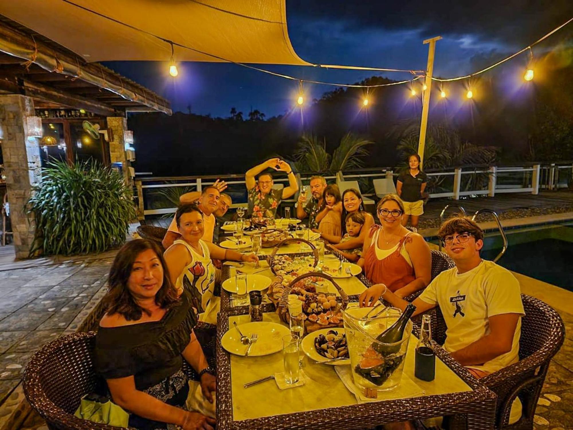 Edgewater Dive & Spa Resort Puerto Galera Bagian luar foto